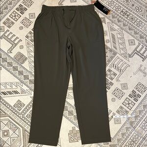 Orvis Women's Dark Olive Cropped Performance Pants